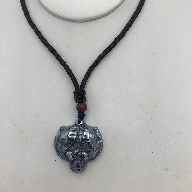 

Natural Terahertz Stone Pendants Tiger head Pendants Japan and Korean Style With Rope Chain Necklace Amulet Fashion Jewelry