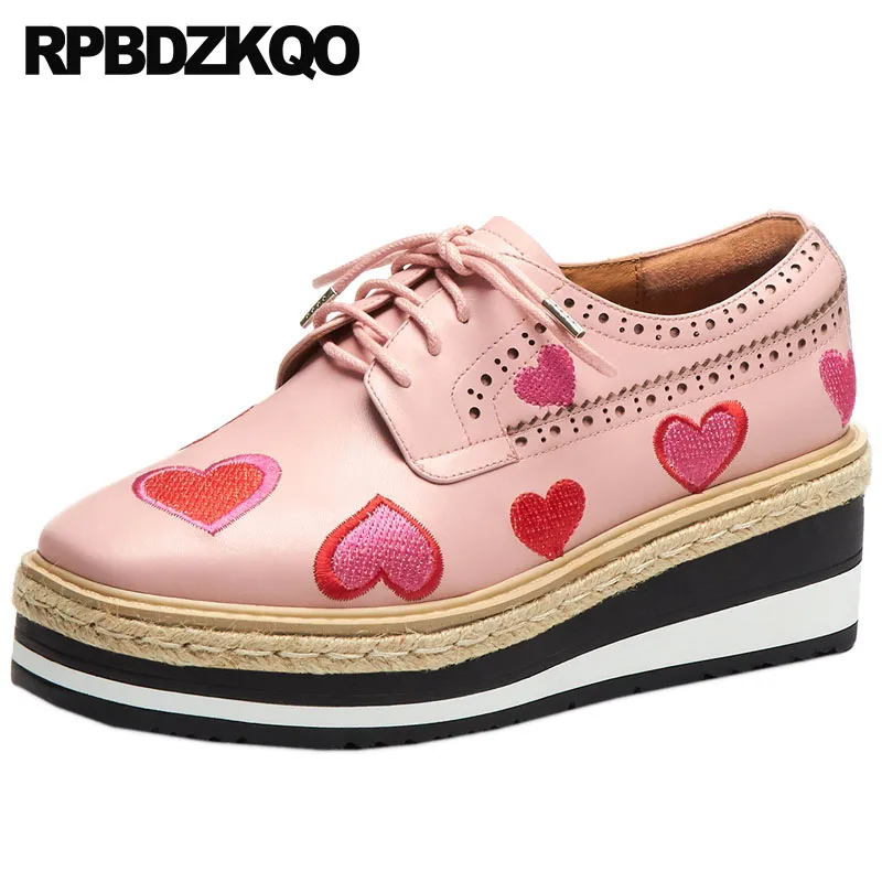

Women Pink Brogue Embroidery Harajuku Hemp Oxfords Wedge Heart Square Toe Chinese Embroidered Shoes Platform Creepers Casual