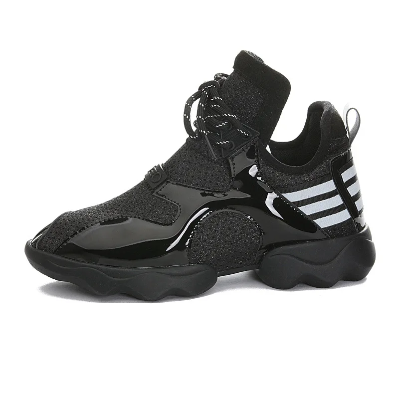 

2019 spring new casual fashion shoes Korean version of Harajuku wild fitness running shoes breathable.