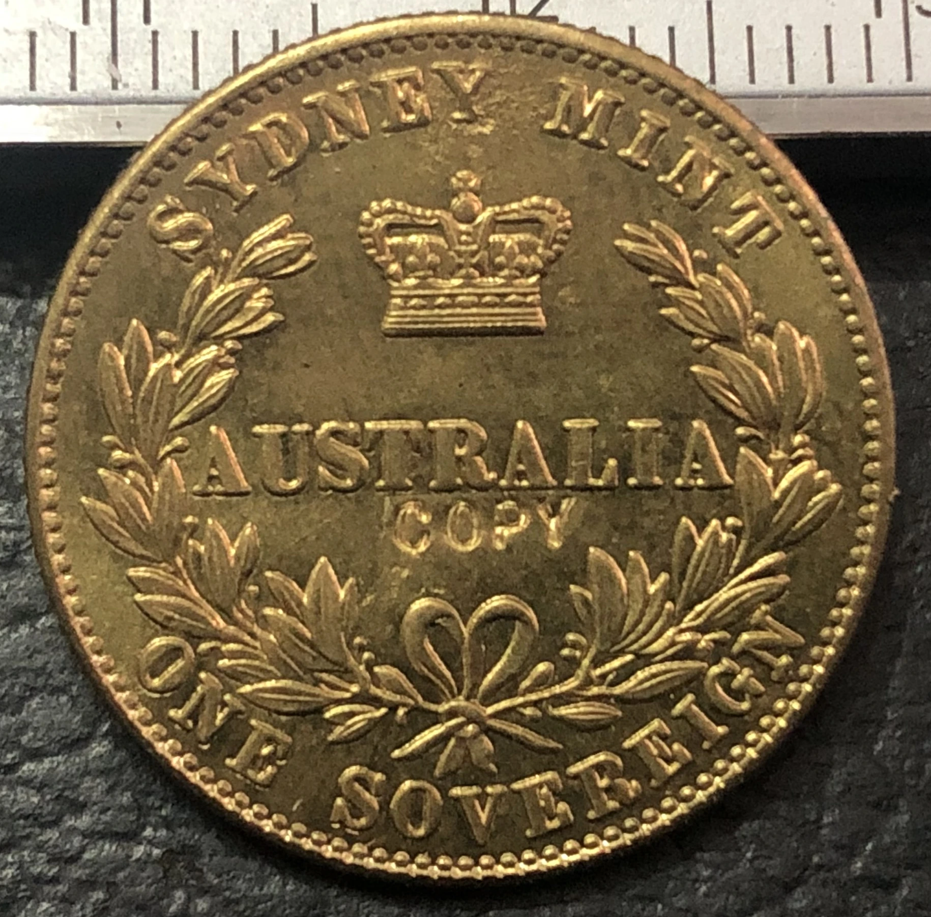 

1855 Australia-Colonial 1 Sovereign-Victoria Gold Plated Coin CoPY