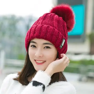 BINGYUANHAOXUAN, вязаная шапка с буквой B, шапка, женская фирменная, высокого качества, зимняя, женская, с помпоном, шапка на кроличьем меху для лыжного спорта, шапки с помпоном, вязаный шарф - Цвет: red wine hat