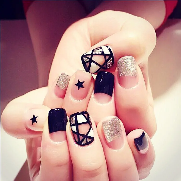 

24pcs Black Curved Sliver False Nails Long Square Full Artificial Star Designs Fake Nail Tips with 1PC Glue Sticker