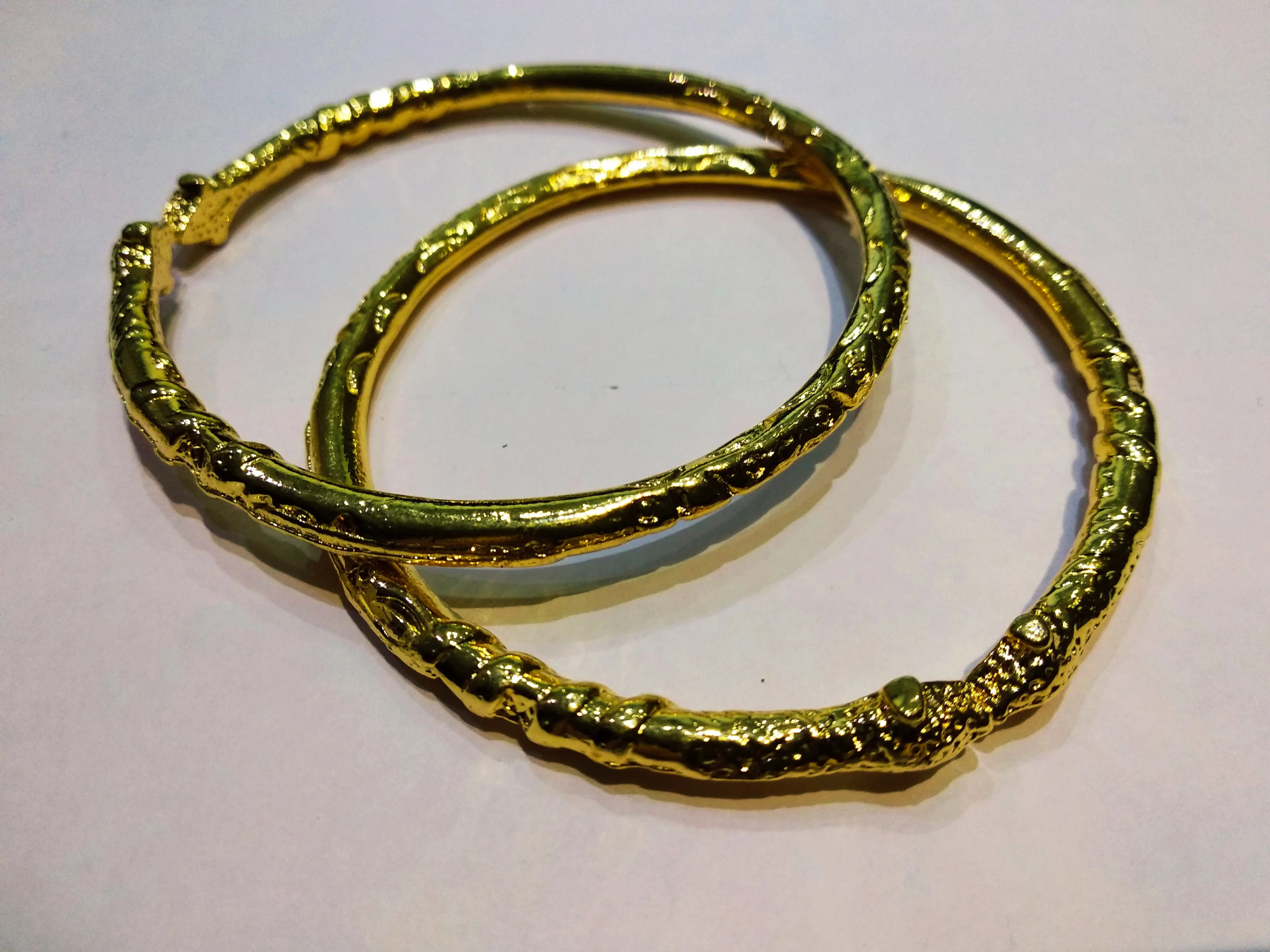 

Ladies Gold Pattern Pop Gold Bracelet