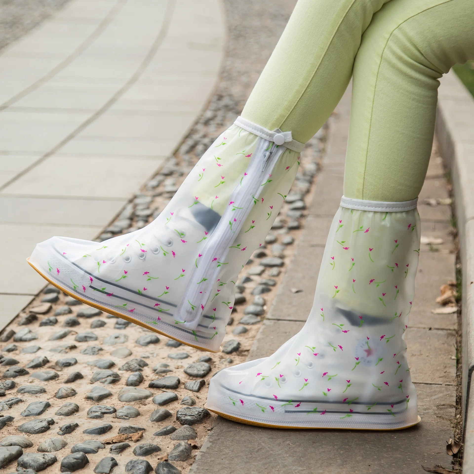 

Travel Shoe Cover Fashion Rain-proof and Waterproof Shoe Cover Women's High Barrel Slip-proof Rain Shoe Cover Thickening