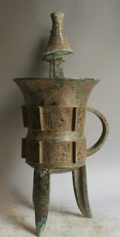 

Elegant old S1826 20" Old Chinese Bronze Folk 3 Foot High foot handle wineglass oxhorn cup goblet statue