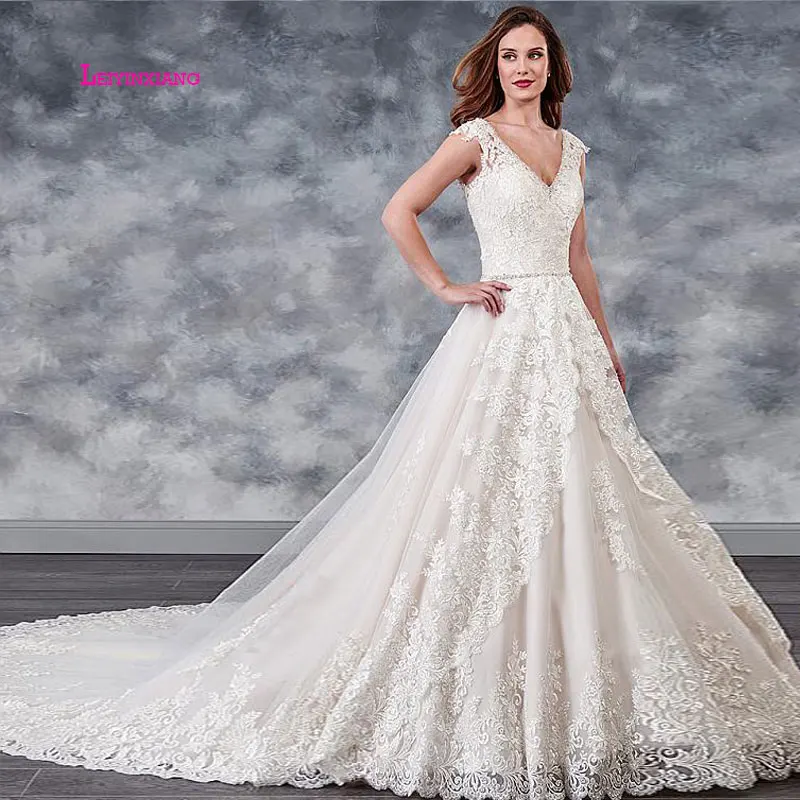 

LEIYINXIANG 2019 Popular New Arrival Wedding Dress Bride Dress Vestido De Noiva Sereia Robe Sexy Ball Gown Appliques Backless