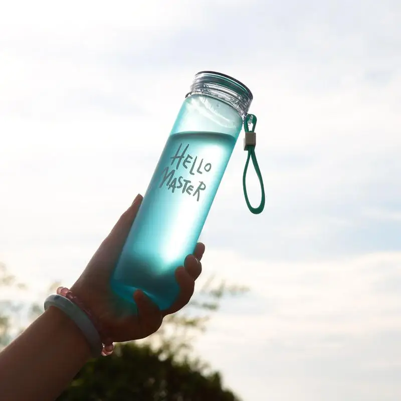 

1PCS Macron Gradient Color Straight Body Frosted Glass Bottle with Cover Heat-resistant Couple Glass Outdoor Travel Kettle 480ml