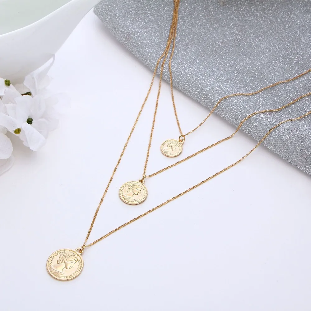 

Face pendant Multi-layer vintage clavicle necklace