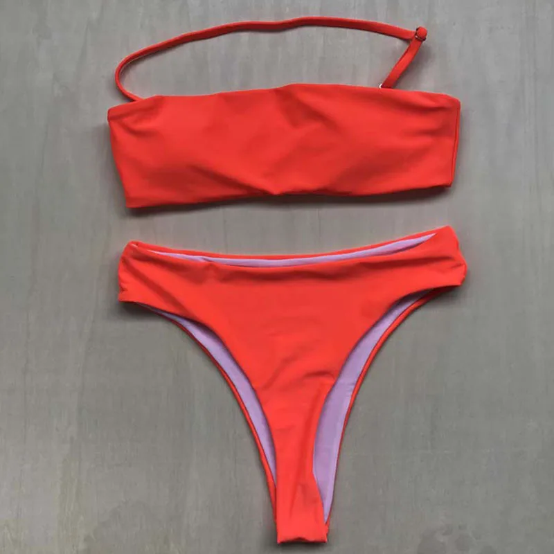 009 BIKINI 01