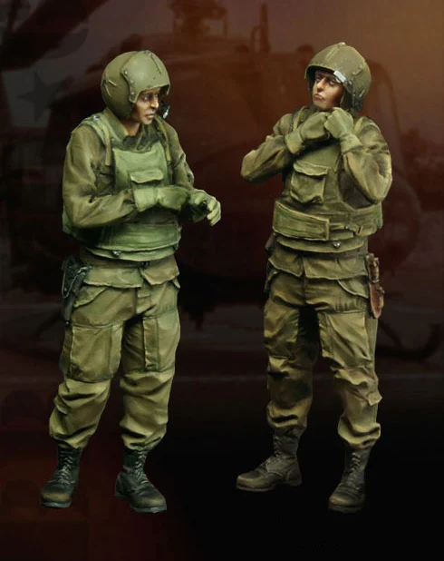 

1/35 Scale Unpainted Resin Figure Vietnam War helicopter driver