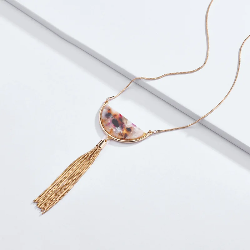 

Fashion Y Style Resin Acrylic Semicircle Metallic Chains Tassel Pendant Necklaces for Women