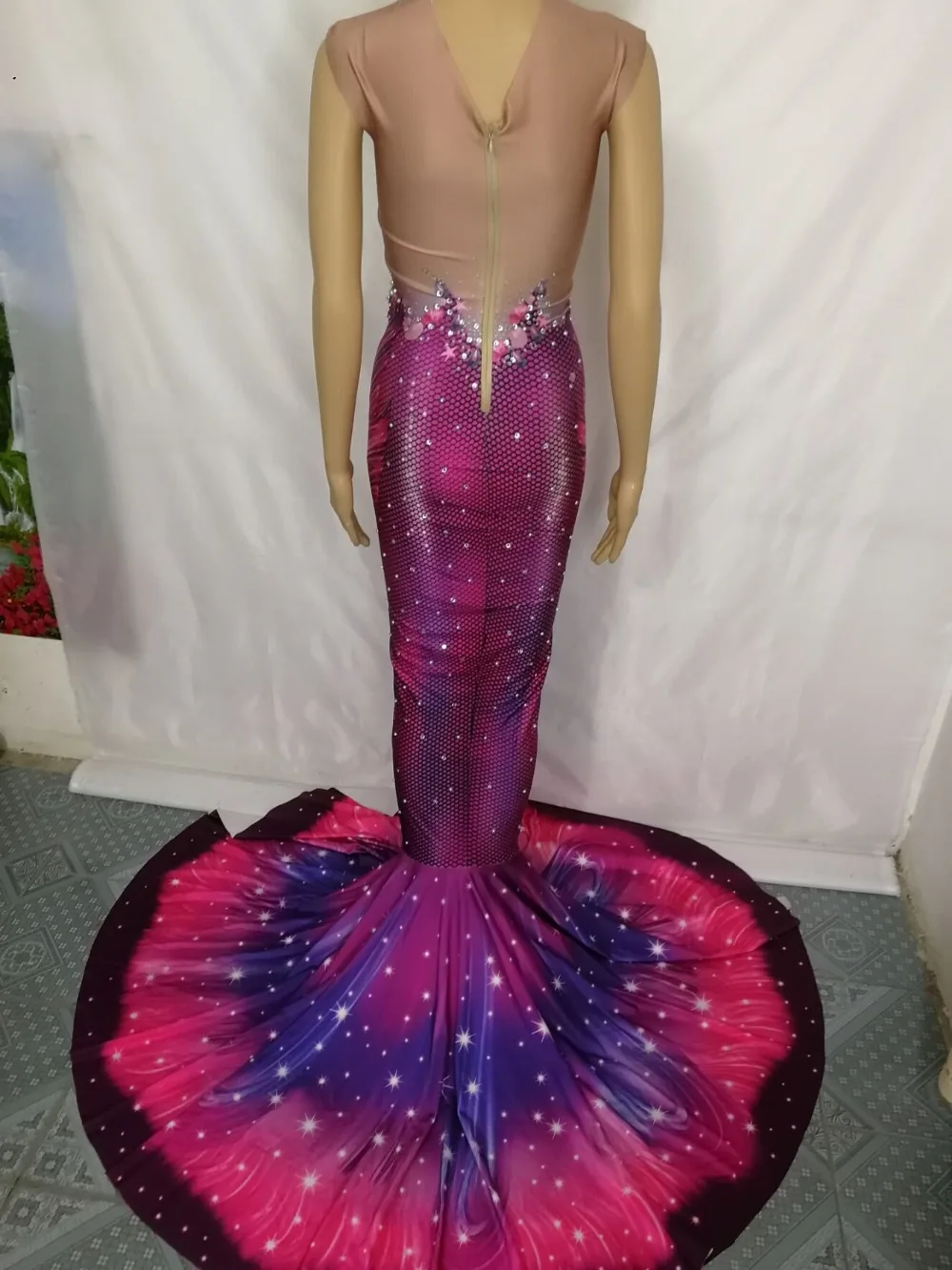 Индивидуальные цвета жемчуг кристаллы рыбий хвост платье стразы Эластичные Обтягивающие со шлейфом платье для ночного клуба Бар вечерние певицы длинное платье
