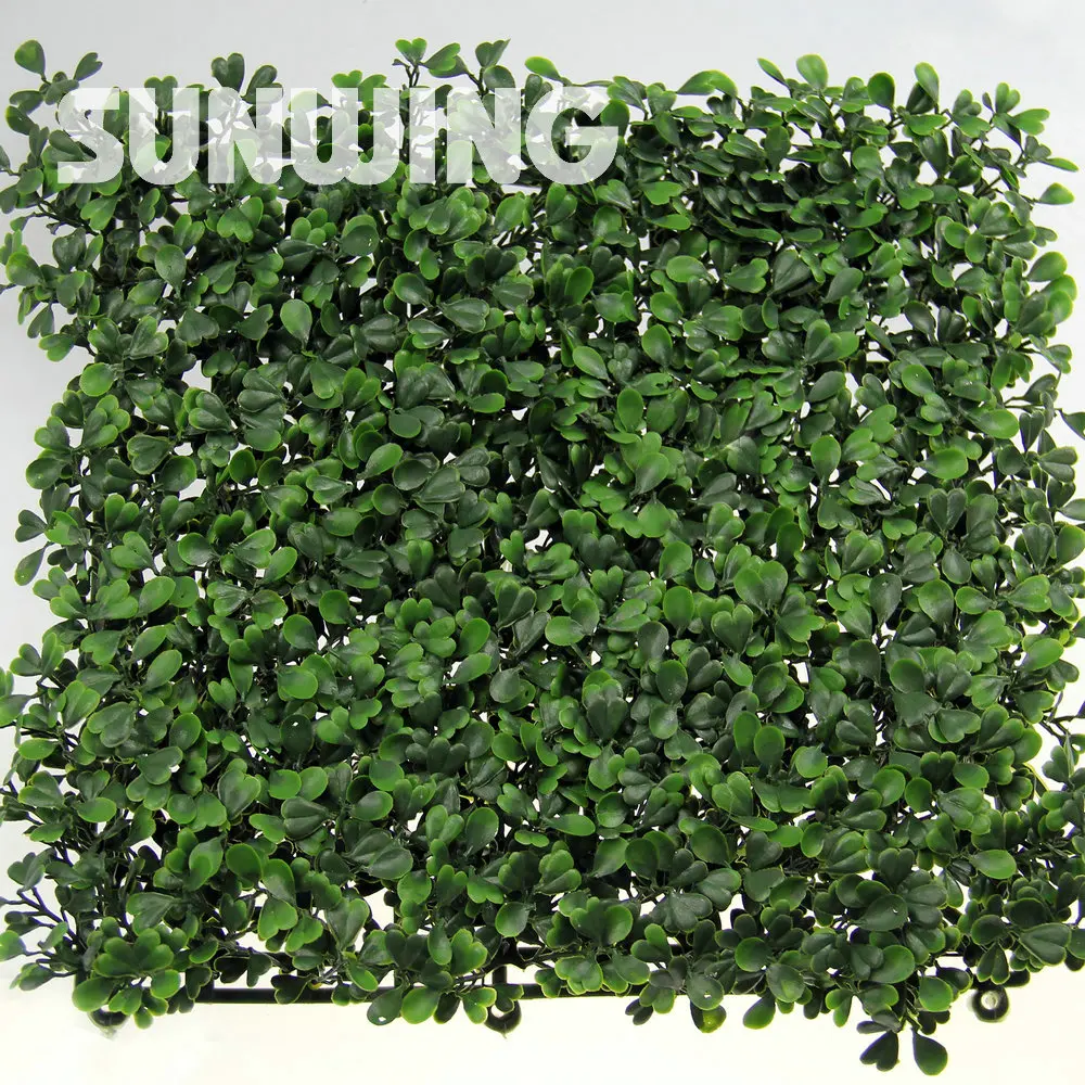 Welsh Green Screens Ivy Artificial Screening Leaf Hedge Panels on Roll