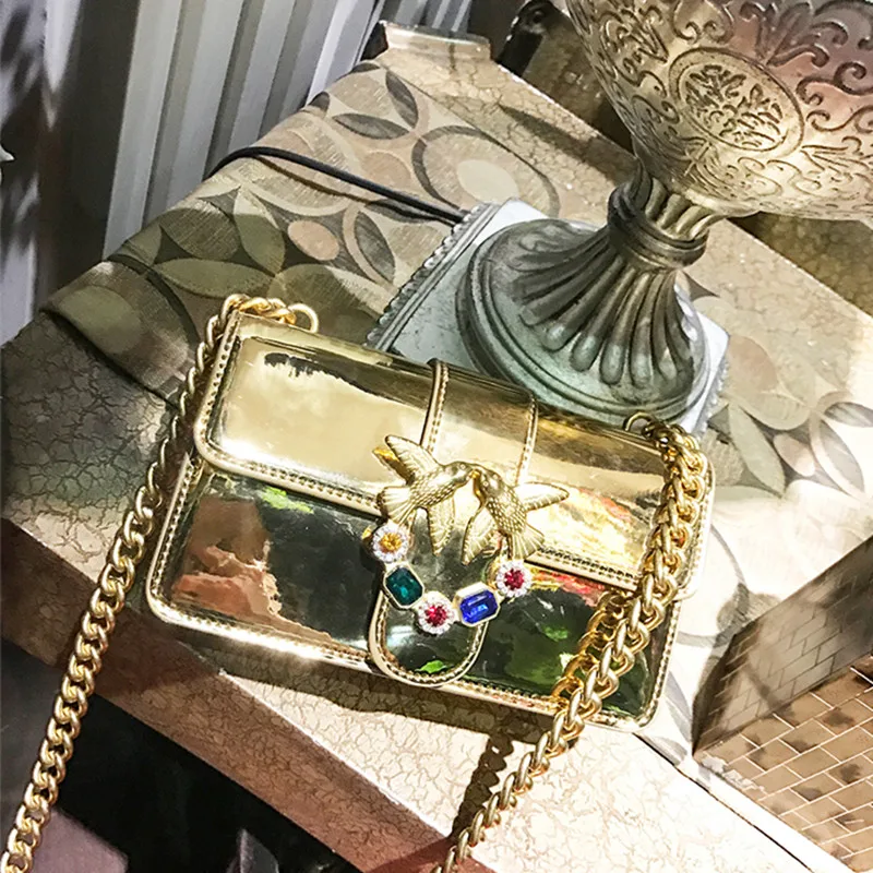 

2018 Luxury Brand Women Chain Shoulder Bag Messenger Bag Famous Gold Bird Logo Designer Handbag and Purse Diamond Gem Clutch Bag