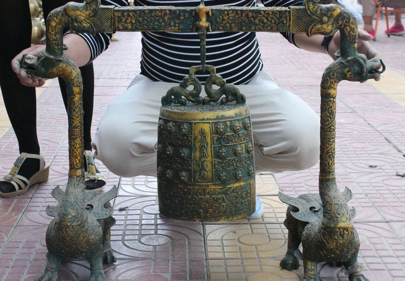 

31" China Ancient Percussion Bronze Gilt Dragon Beast Statue Chime Bell Carillon