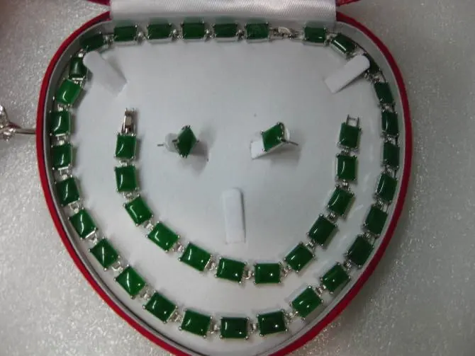 

Beautiful Fashion green stone necklace & Bracelet & Earring Set 925 silver