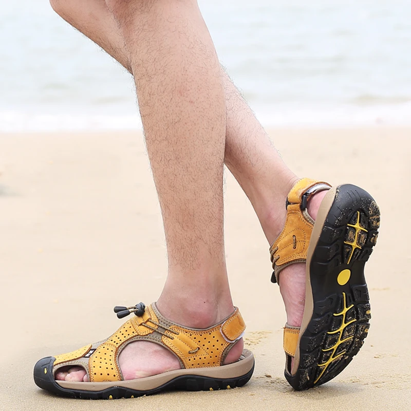 GOMNEAR Лидер продаж Для мужчин летом прохладно сандалии Нескользящие Высокое качество кожа Топ защиты Нескользящие пляжные сандалии для Для мужчин