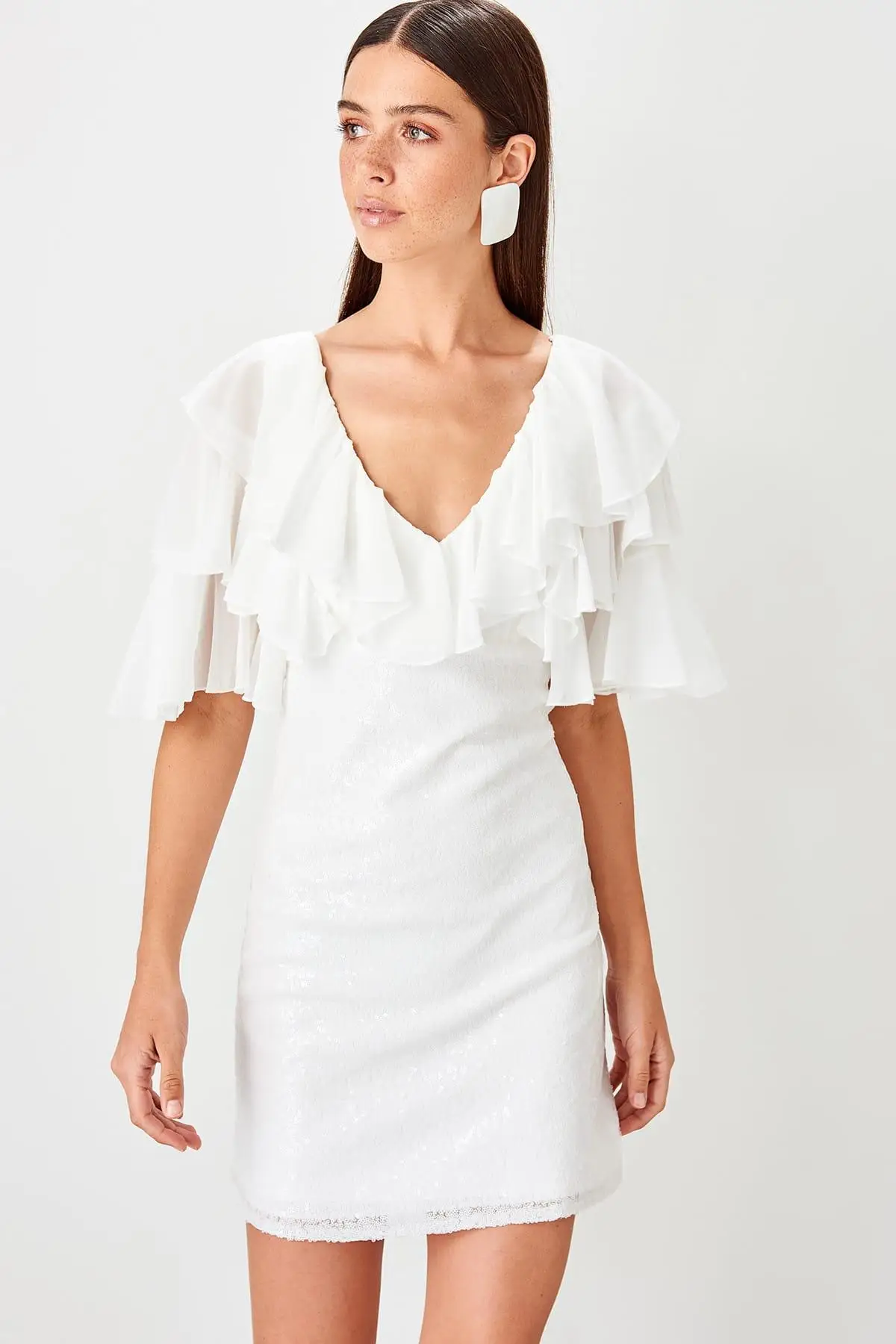 

Trendyol Raw White Sequined Dress TPRSS19UZ0123