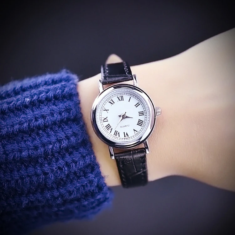 

2017 New Top Women's Quartz-Watch Ladies Analog Simple Small Dail Wristwatch Fashion Retro Montre Femme Watches LZ2294
