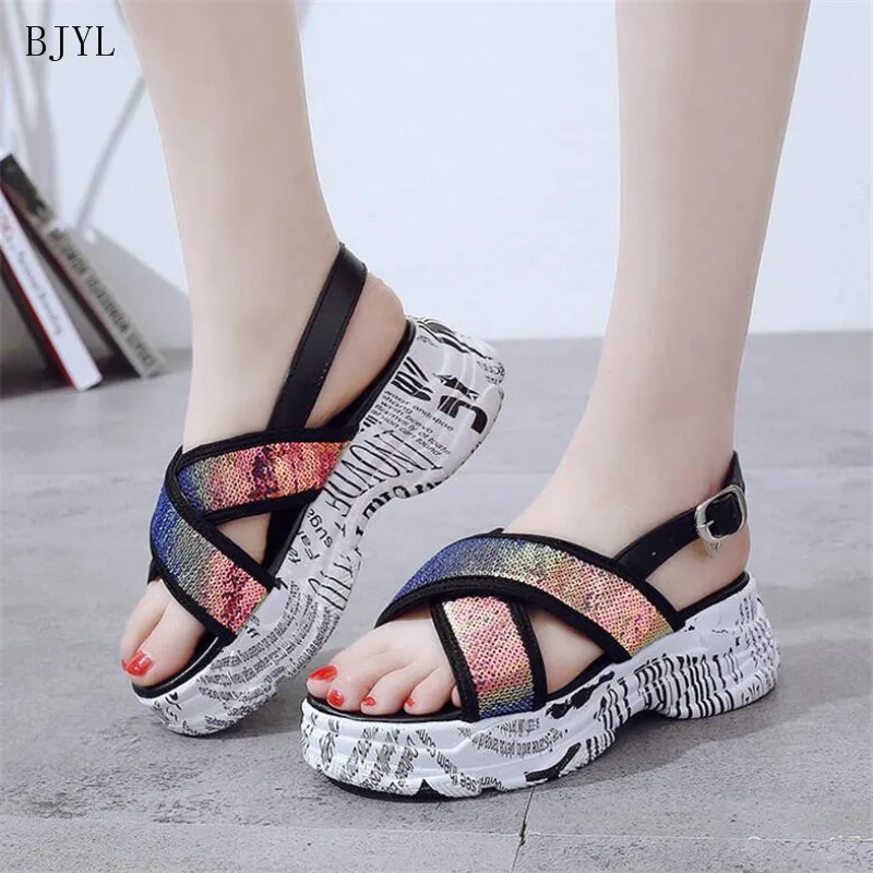 

BJYL 2019 Summer Women Sandals Buckle Design Black White Platform Sandals Comfortable Women Thick Sole Beach Shoes B160