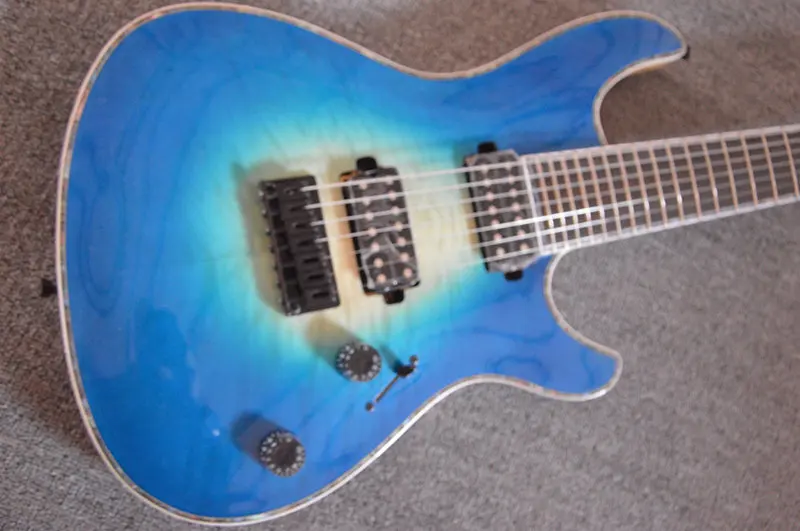 2017NEW! Alta calidad guitarra popular calidad Mayon Regius siete cuerdas de guitarra Capa 7 Arce cuello a través del envío libre