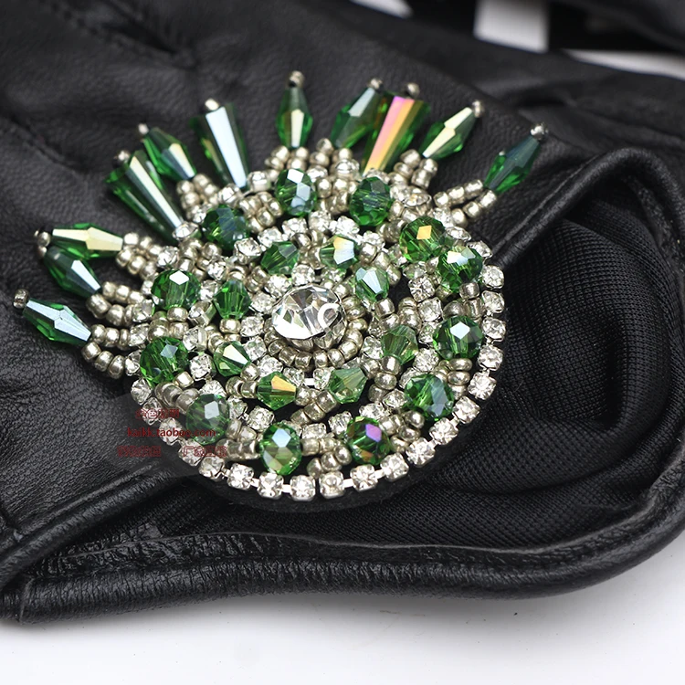 Кожаные перчатки из овечьей шкуры сшитые вручную с бриллиантами полуперчатки