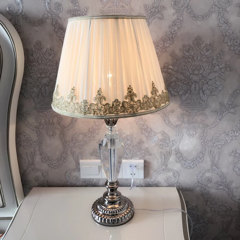 Тумбочка читальный зал фойе гостиная декоративные девушка принцесса настольные лампы Свет с Кристалл ткань тени настольная лампа для гостинной лампа на стол в спальню Торшеры для детской Торшеры для спальни