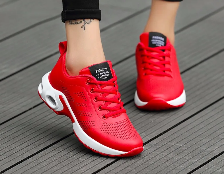 QQ20180629-175335.Women Casual Shoes 2018 Spring Autumn Soft Leather Women Shoes Fashion Women Flats Breathable Women Sneakers