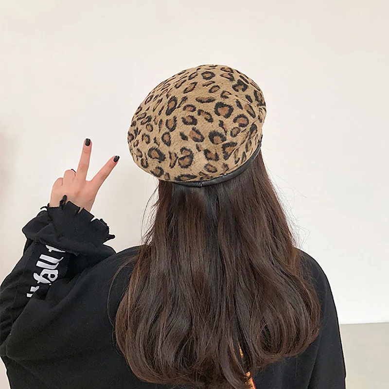 

Autumn Winter Retro Woolen Fashion Caps Elegant Ladies Literary Japanese Keep Warm Cap Women's Leopard Berets
