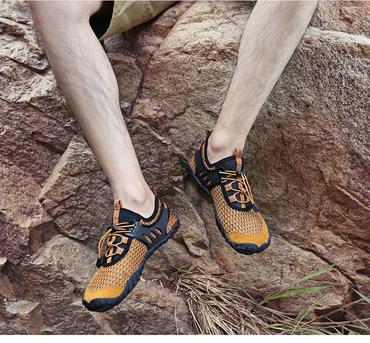 

Summer Breathable Air Mesh Men's Casual Shoes No Tie Outdoor Wading Sneakers Summer Water Black White Shoes for Man AQ677-691 C1