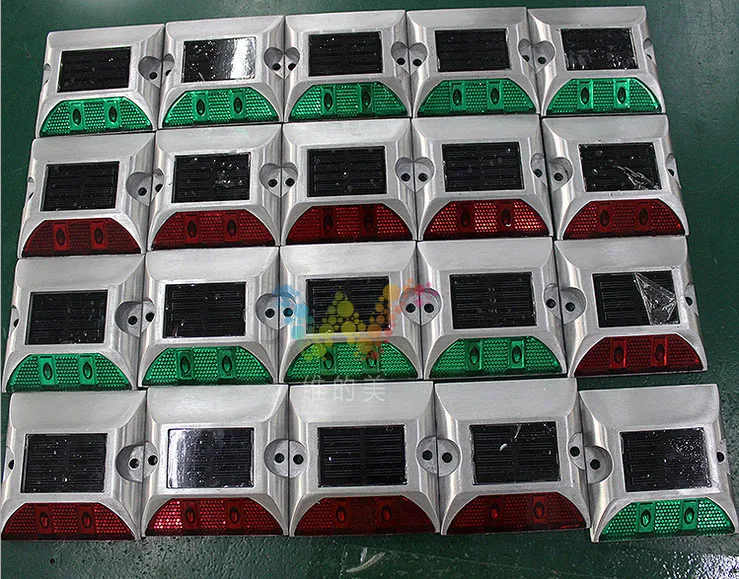 High-quality-one-side-green-led-road (1)