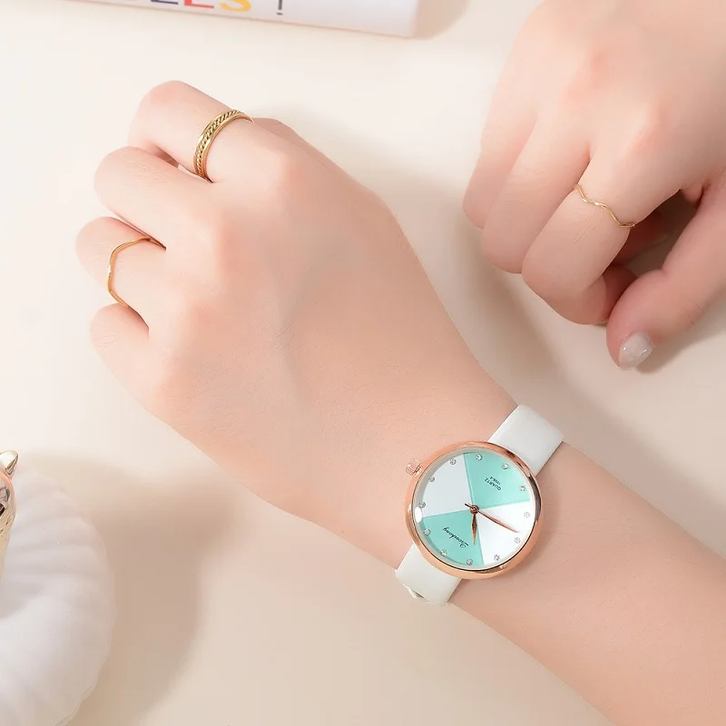

2019 Popular Girls Watch Explosions Casual Fashion PU Leather Student Quartz Watch