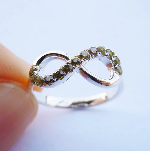 

Wellmade Solid Sterling Silver&CZ Stones Infinity Ring