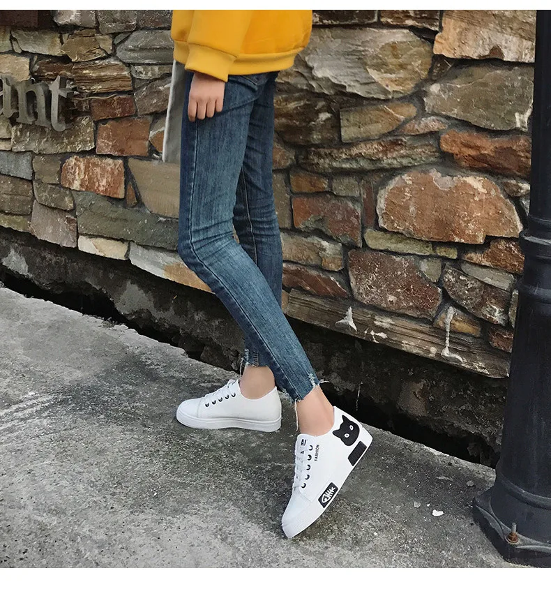 Sapatos Da Moda Das Sapatilhas Das Mulheres