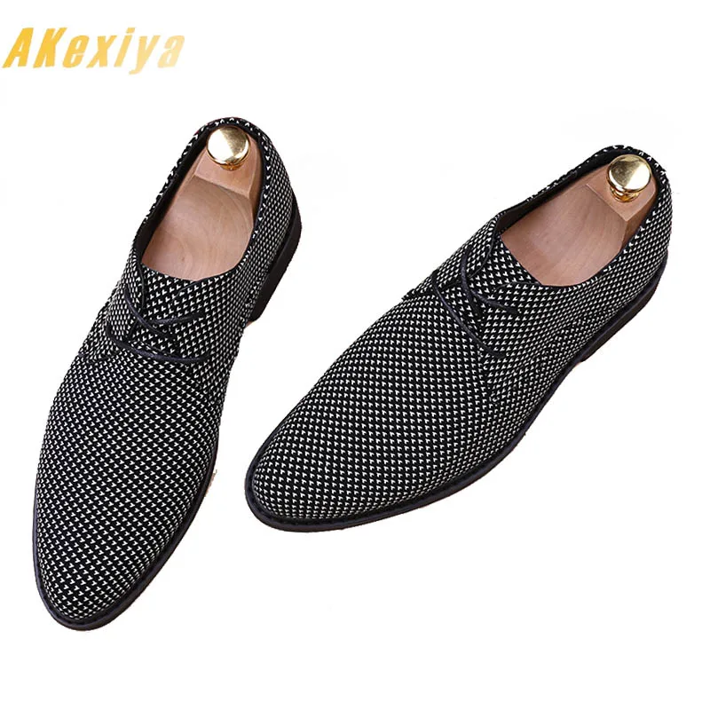 

High quality Men British Trendy lace-up Leather Shoes Oxfords Male Homecoming Dress Wedding Prom shoes Sapato Social zapatos