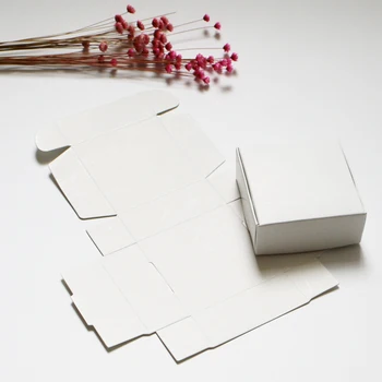 

50Pcs/ Lot 5.5*5.5*2.5cm Recyclable White Kraft Party Wedding Gift Bomboniere Packaging Paper Box DIY Handmade Soap Packing Box