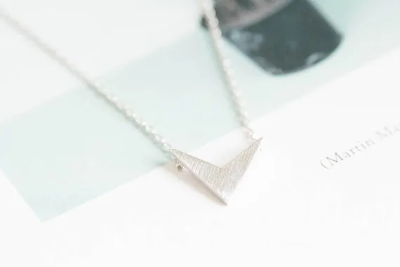 2014-Fashion-18k-gold-silver-womens-anniversary-chevron-v-pendant-necklace-Free-Shipping (3)