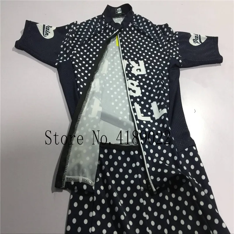 F235D11E6890448FCFE490DD3B8EF39D