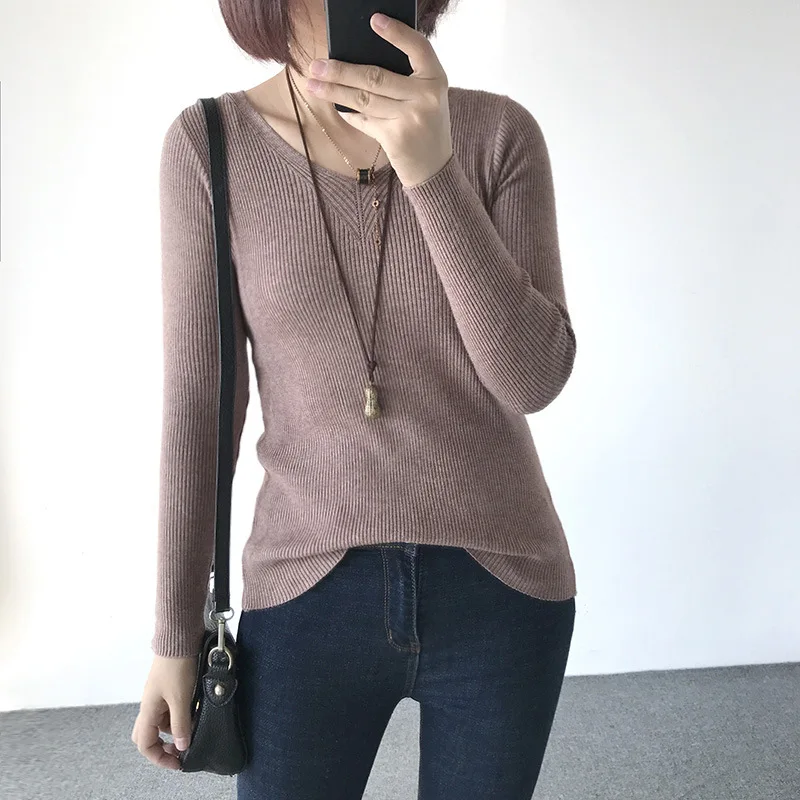 

The New Fashion Autumn and Winter female literature and art knitted high elasticity long sleeve v-neck knitted sweater Q01
