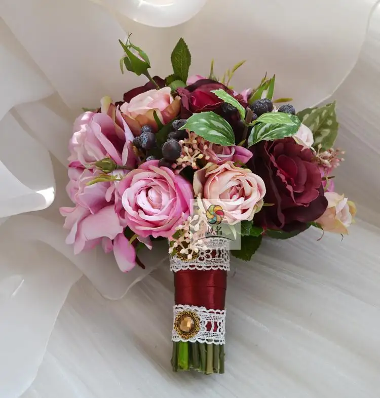 

Handmade Floral Wedding Supplies Bridal Bridesmaid Bouquet Vintage Artificial Rose Flowers Bride Holding Flower Home Decoration