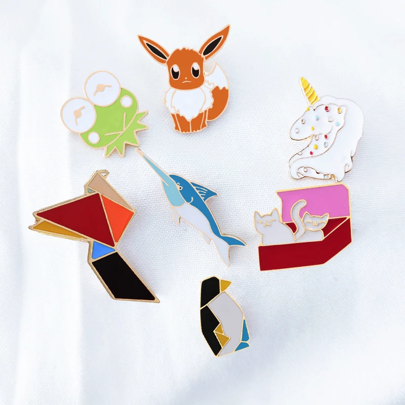 

Animal Badges Cute Cartoon Brooches Paper Crane Fox Frog Penguin Unicorn Cat Shark Enamel Lapel Pin Clothes Button Icons Jewelry