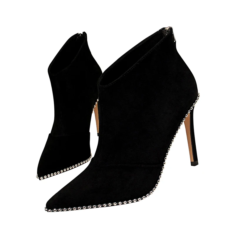 

2018 New Designer Black Matte Suede PU Leather Pointed Toe Shoes Women Lady Hot Sale Short Ankle Boot Autumn Boot DS-B0327