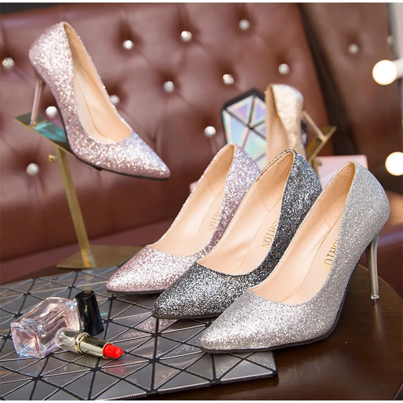 Женские блестящие пикантные туфли-лодочки с острым носком; женские туфли на тонком высоком каблуке; Цвет серебристый, золотой; модельные свадебные туфли; модная женская обувь