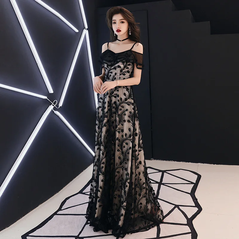 

2019 New Party Gowns Sexy Spaghetti Strap Long Formal Prom Dresses Elegant Leaves Zipper Floor length Black Evening Dress E015
