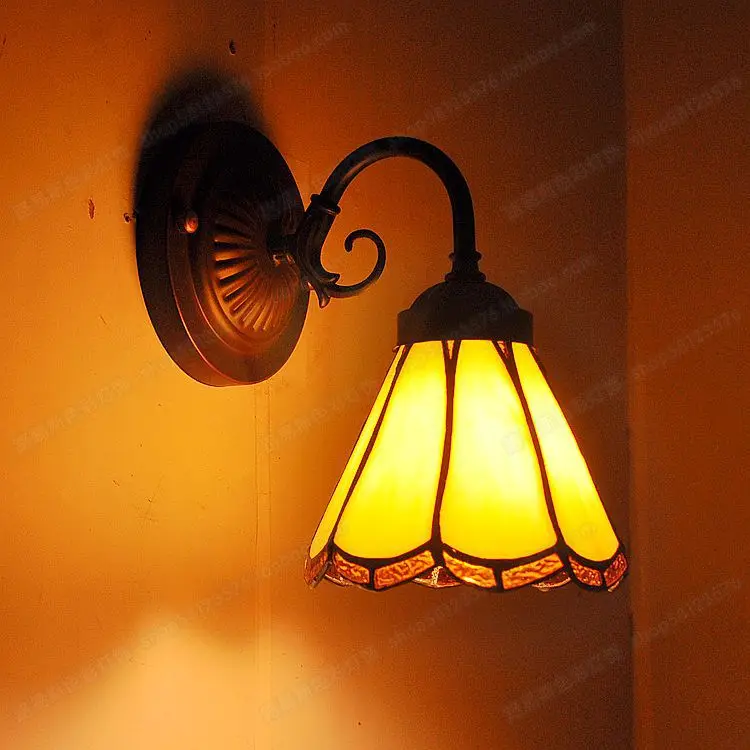 European style retro glass small wall lamp Tiffany style bathroom mirror front lamp balcony corridor simple modern lighting