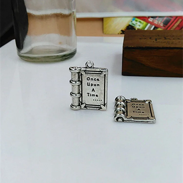 

Factory Price 10 Pieces/Lot 25mm*22mm Antique Silver Plated Letter Printed message Charm small tag charm For Jewelry Making