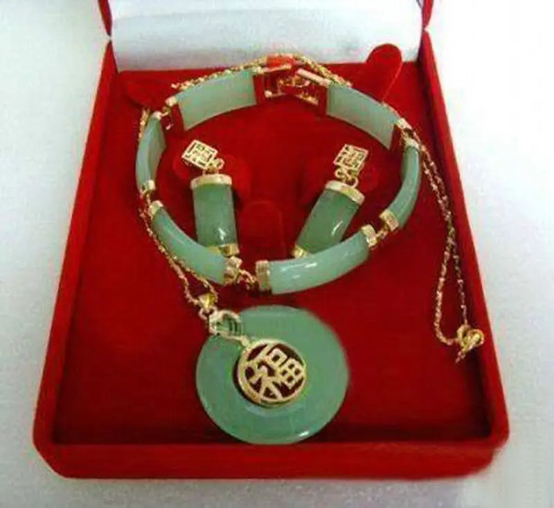 

NATURAL GREEN JADE JADEITE CIRCLE DONUT PENDANT SET