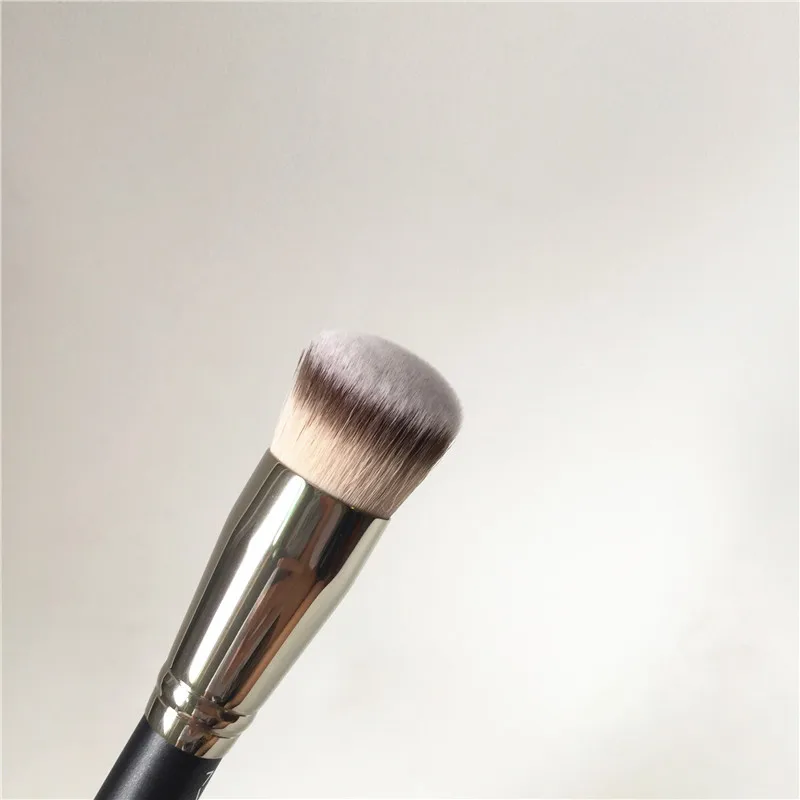 MAC 170 Synthetic Rounded Slant Brush _ 2