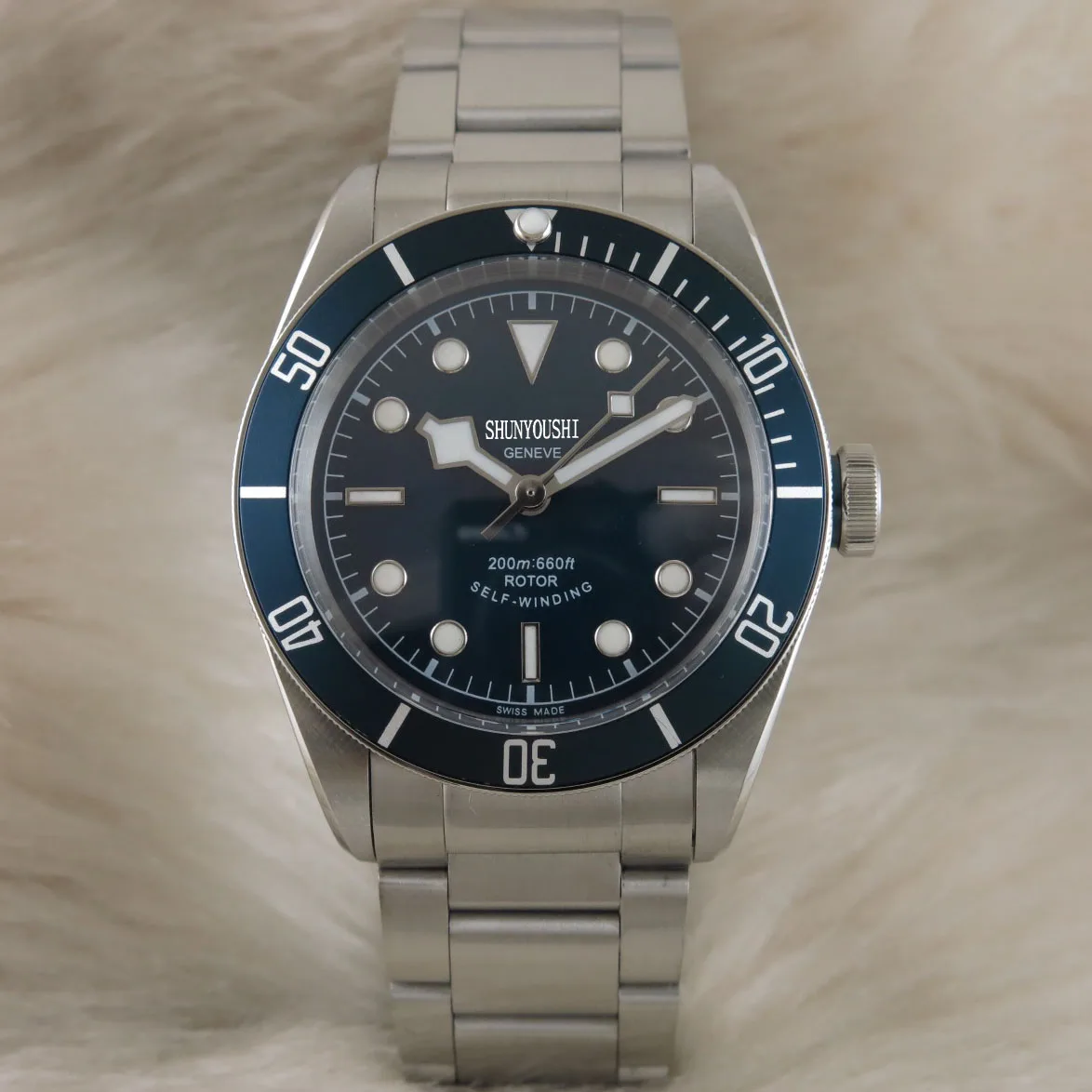 

Mens Watches Top Brand Runway Luxury European Design Automatic Mechanical Watch A06626