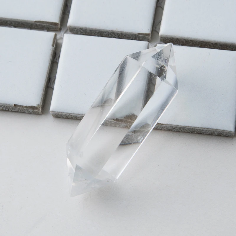 

100% Quartz Crystal Stone Point Healing Hexagonal Wand Treatment Stone Natural White Fluorite Crystal 50-60MM